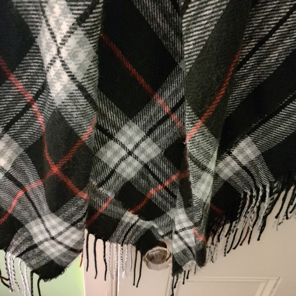 Cleo Women's Poncho Sweater - Picture 3 of 15